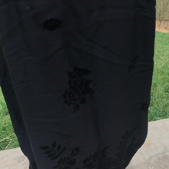 Gorgeous Black Evening Gown, Size 7/8 - Picture 4 of 6